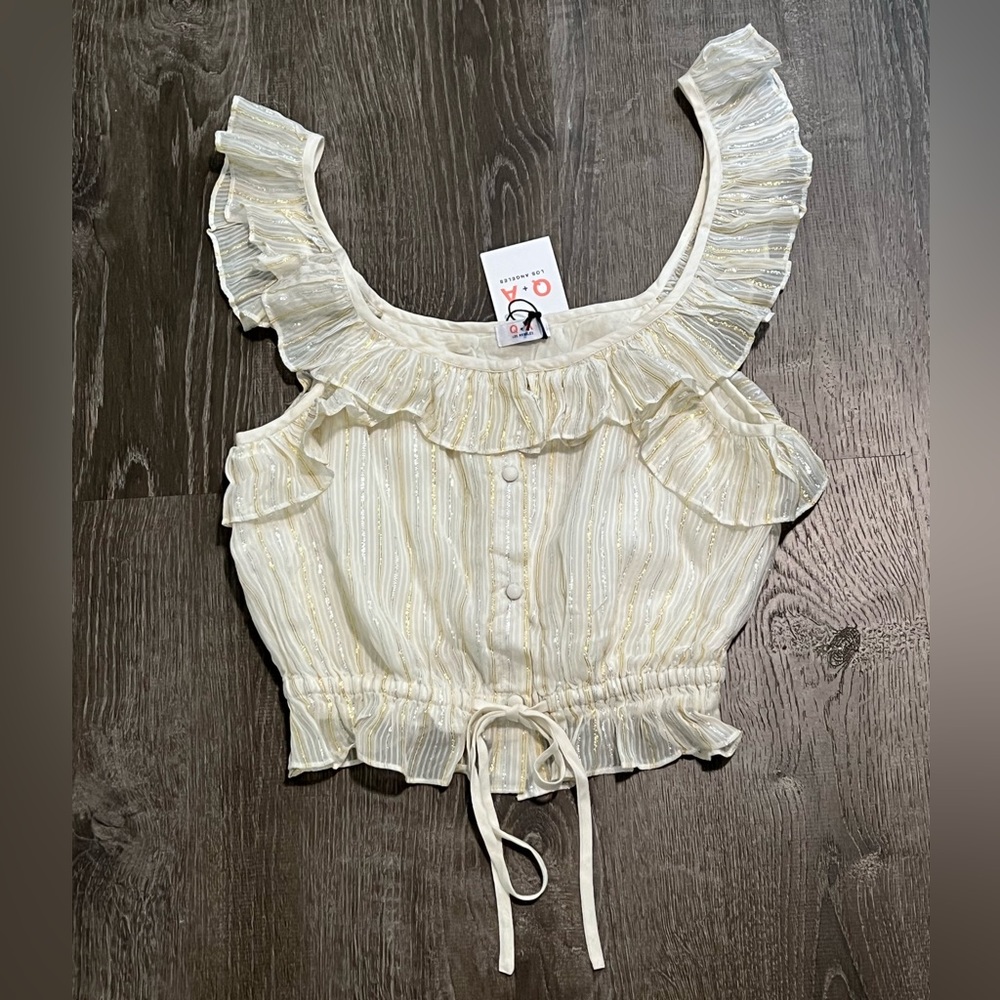 Q&A**Beautiful Summer Top***Small $112 - Picture 2 of 5